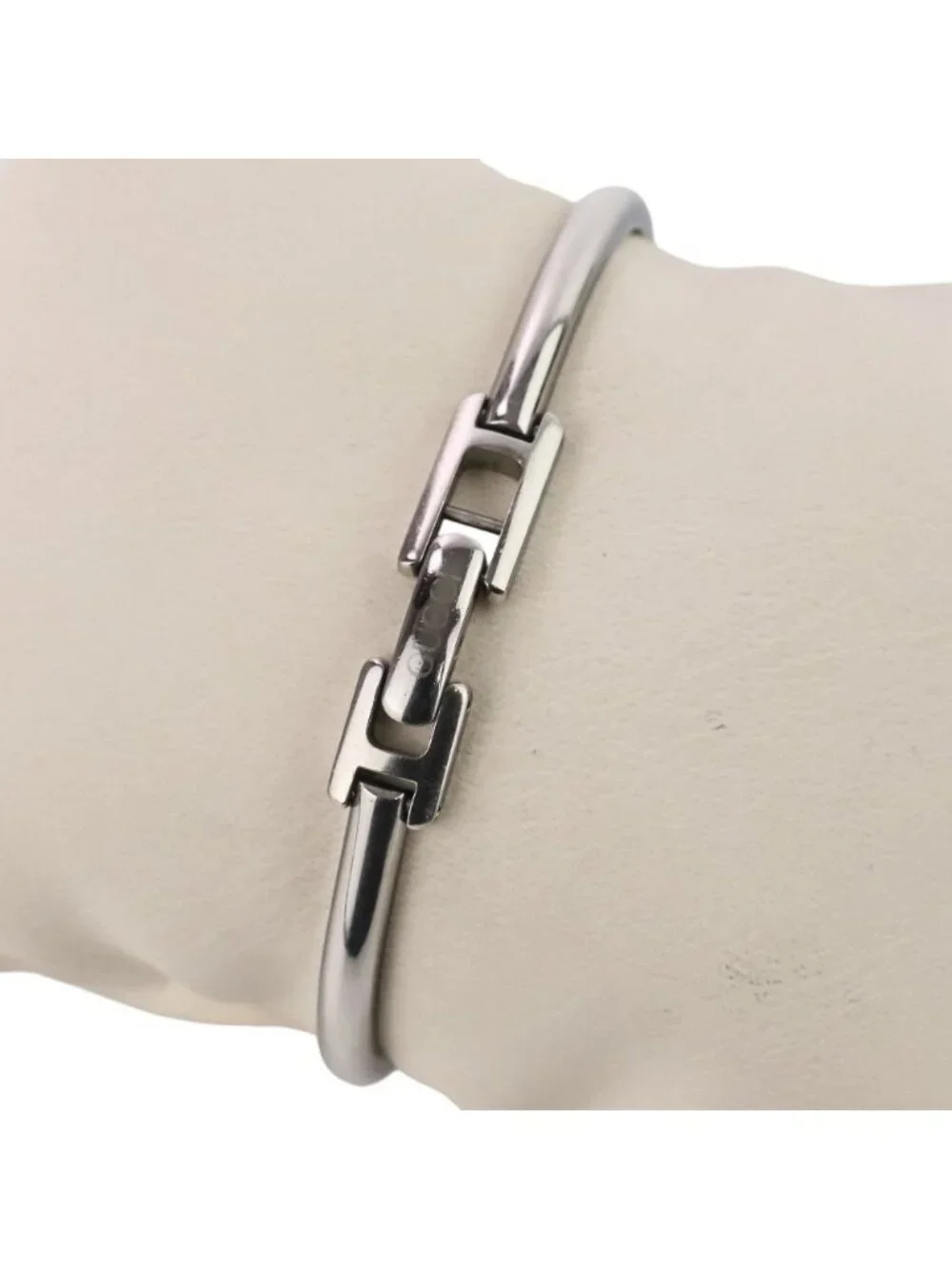 Gucci Square Quartz Watch Black Dial Silver - Picture 9 of 13